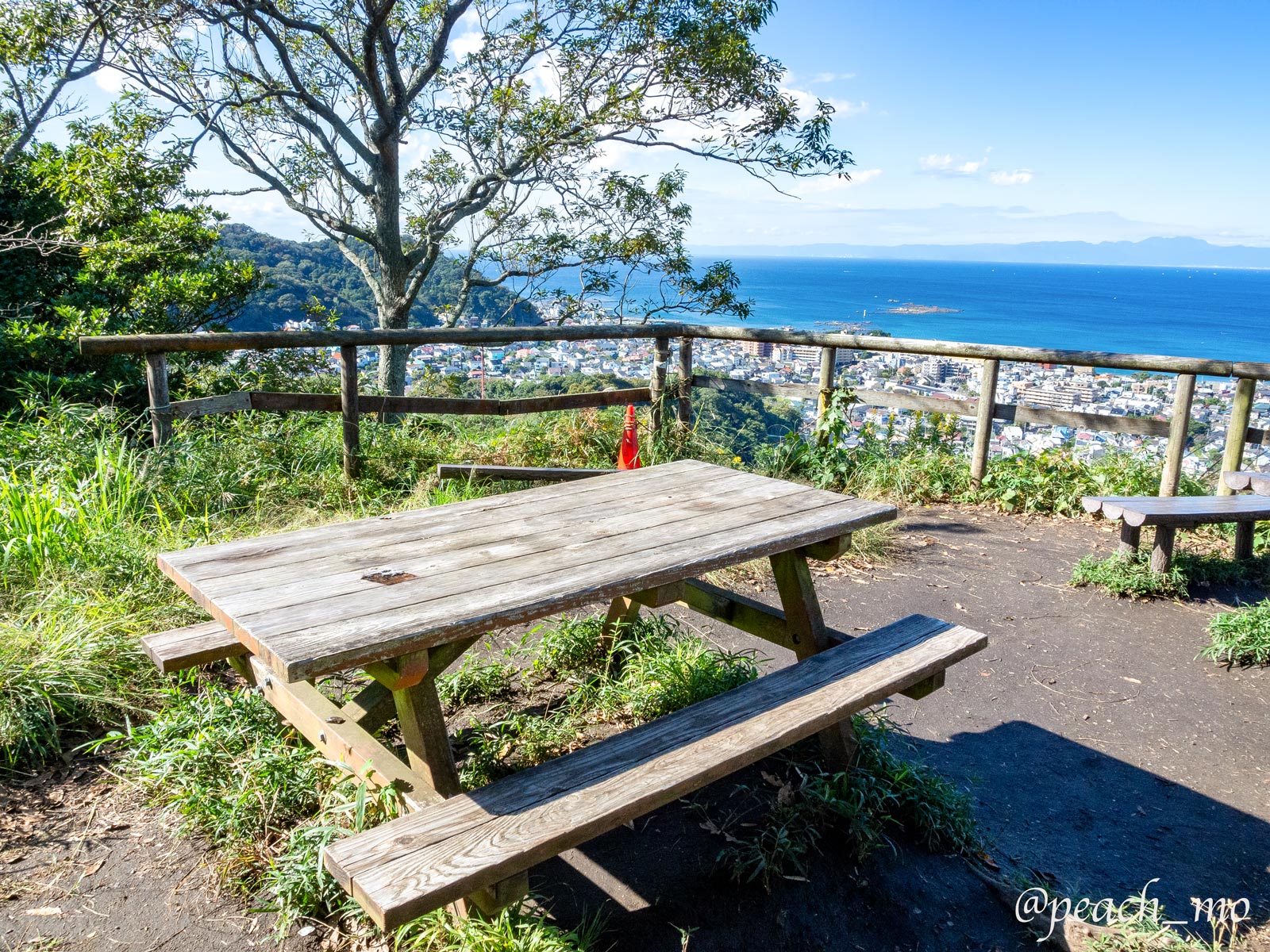 三浦半島の低山を歩く(2)｜葉山町・仙元山〜戸根山(ソッカ) - 今日は