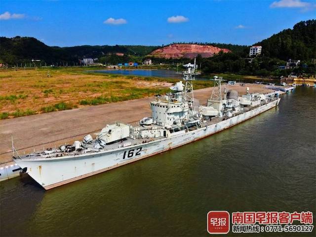 中国海警局】 海軍から移管されたミサイル駆逐艦（旅大I型）、使われ