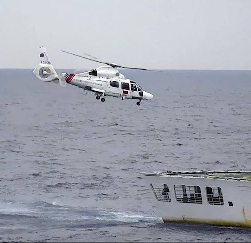 中国海警局】尖閣諸島周辺で領空侵犯 「海警2303」搭載のヘリ