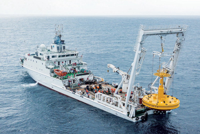 中国の海洋調査船・海洋ブイ設置作業船「向陽紅22」、東シナ海ガス田