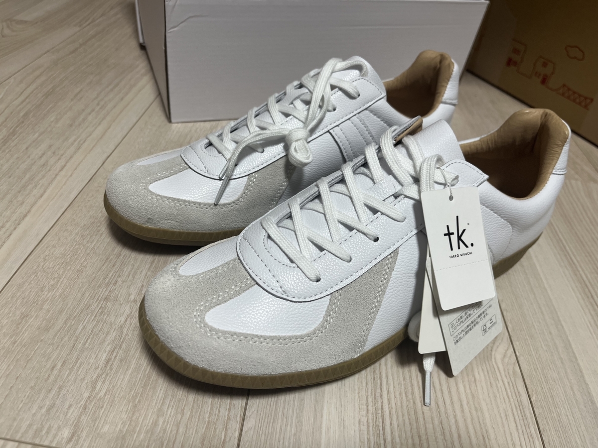 私この商品買って1週間だけ使ったものです。なにも問題がない。箱とか全部ついてる。 Amazonでスニーカーを買う6つのメリットと8の注意点。偽物対策と試し