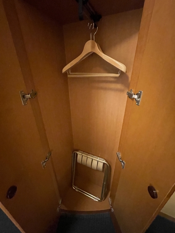 品川プリンスホテル クローゼット内の備品