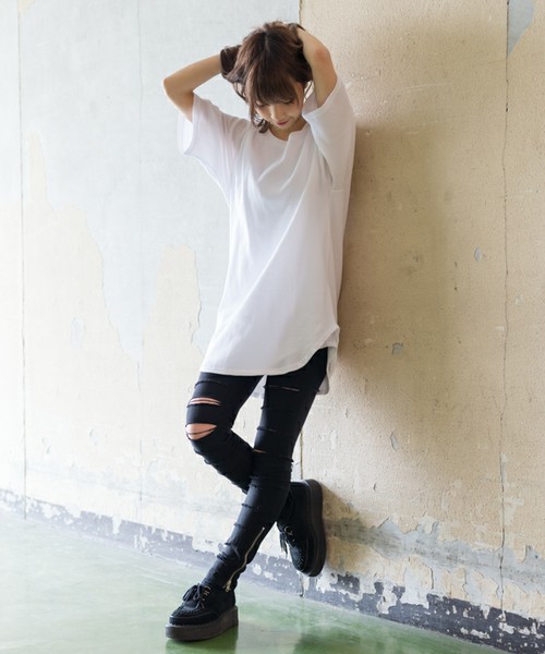 オールブラックでシルエットを誤魔化しきる 夏にこそ生きるオールブラックコーデの魅力 洋服の選び方 色々な洋服を比較します