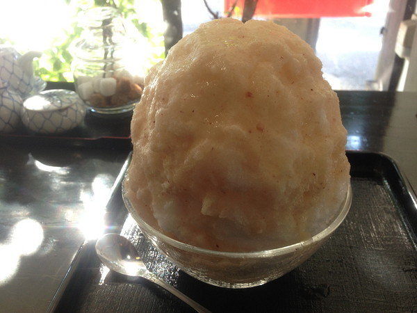 北野天満宮横の古の花 かき氷が有名で一番人気のもも氷を食べる ペペごと 北野天満宮横の古の花 かき氷が有名で一番人気のもも氷を食べる ペペごと