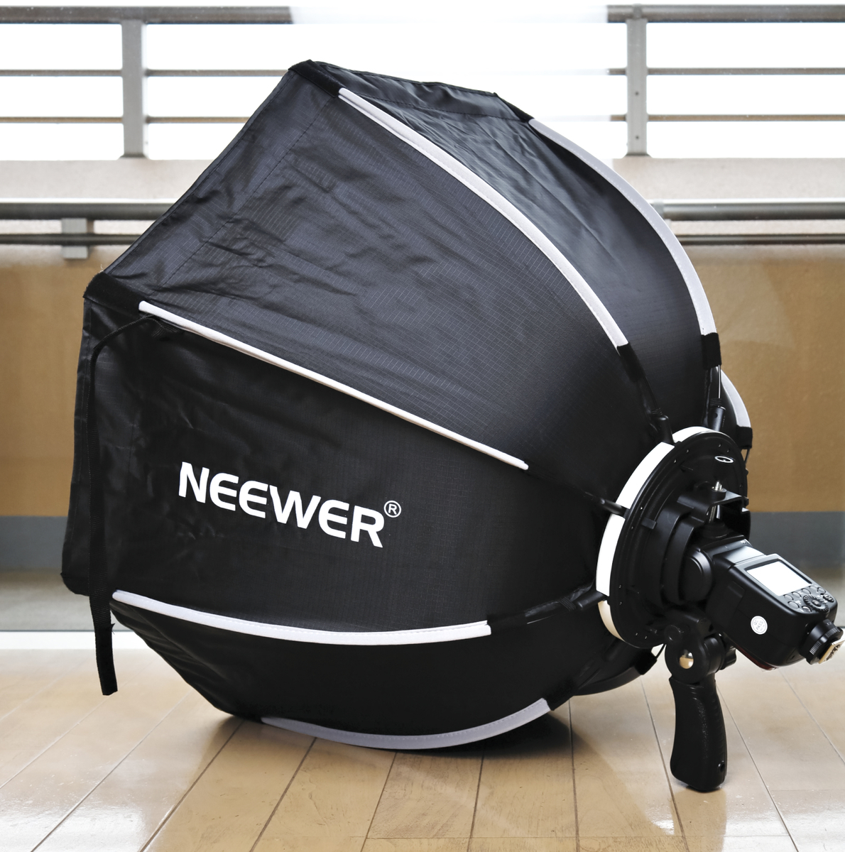 Neewer 八角形ソフトボックス（65cm26in S-タイプブラケット