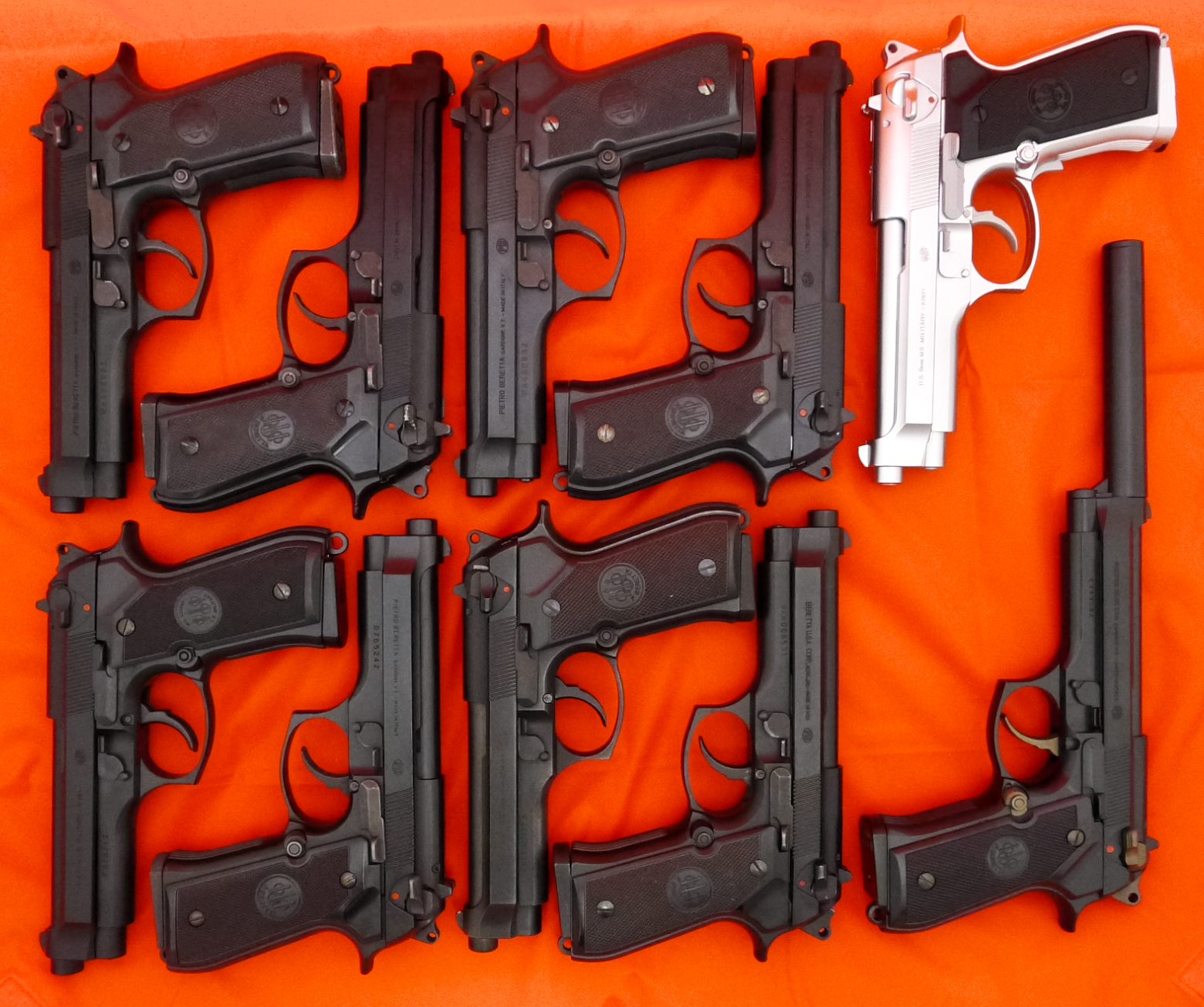 マルシン 忙しい M1911ベース 第二次世界大戦記念モデル 2丁