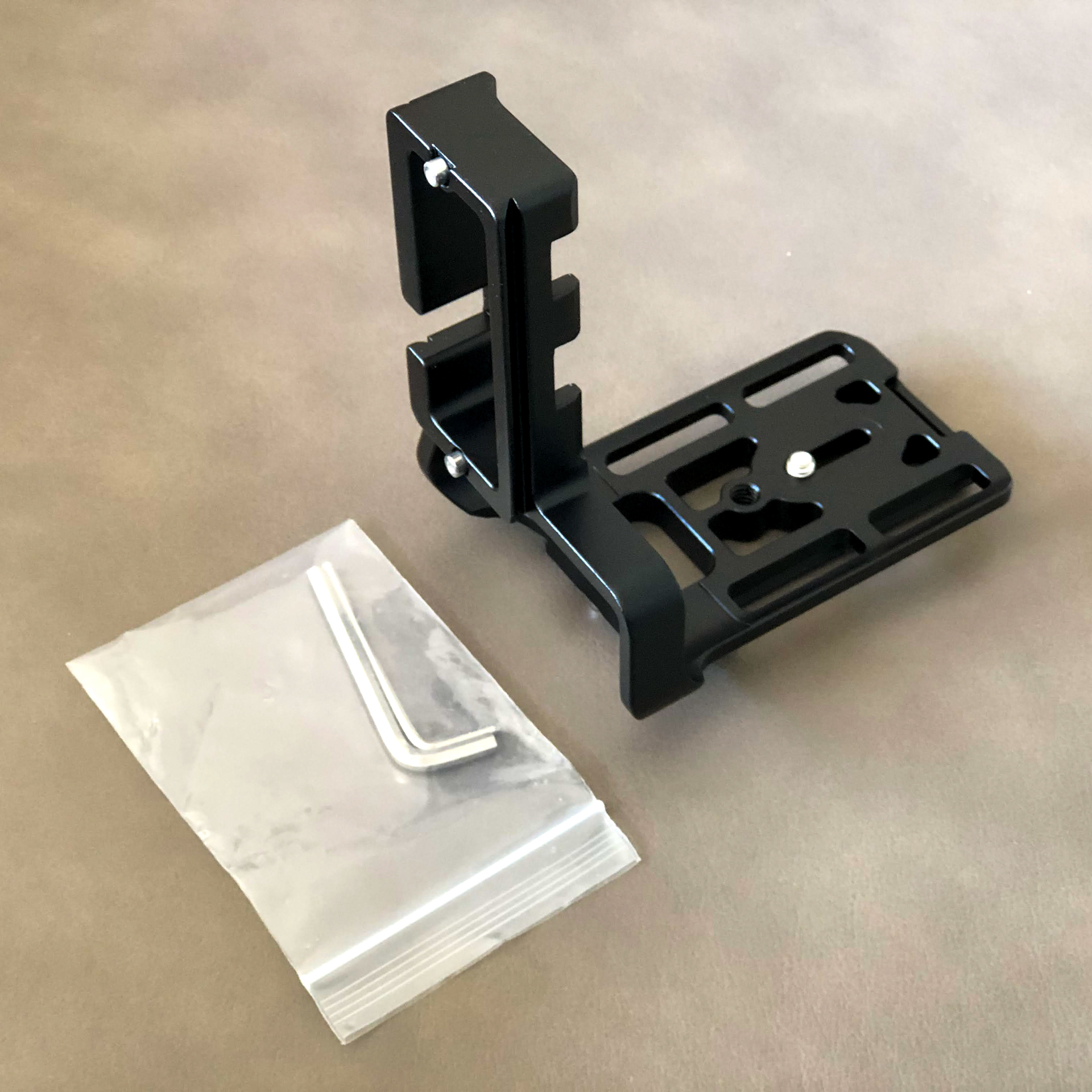 EOS 1D X MarkII 用Lブラケット（メーカー不詳） - pepe's blog