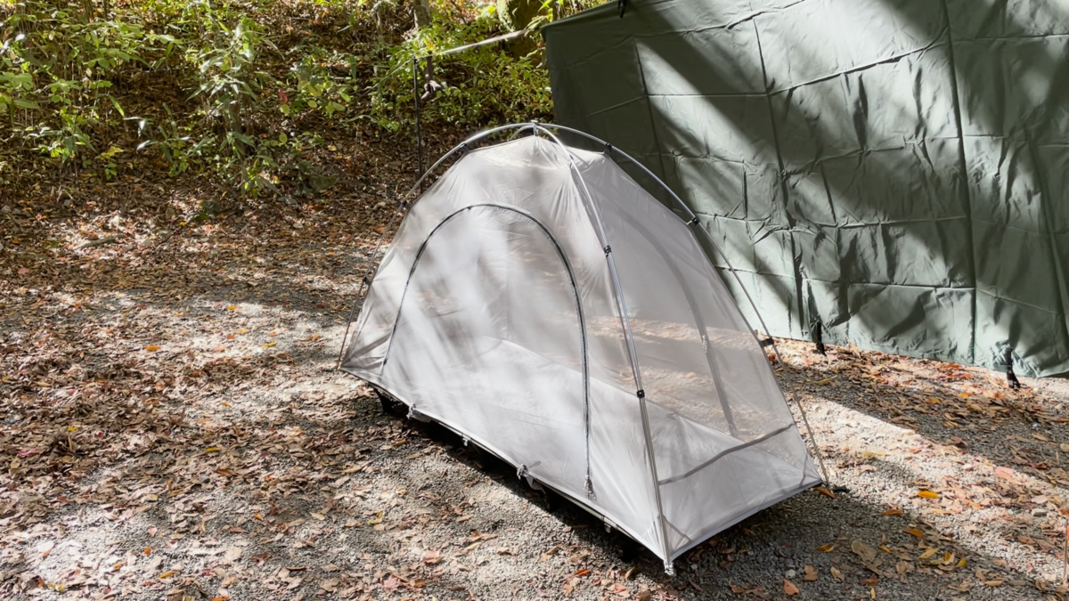 Naturehikeのコットに設営されたコットテントのインナー