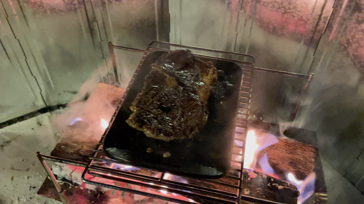 焼きあがったステーキ