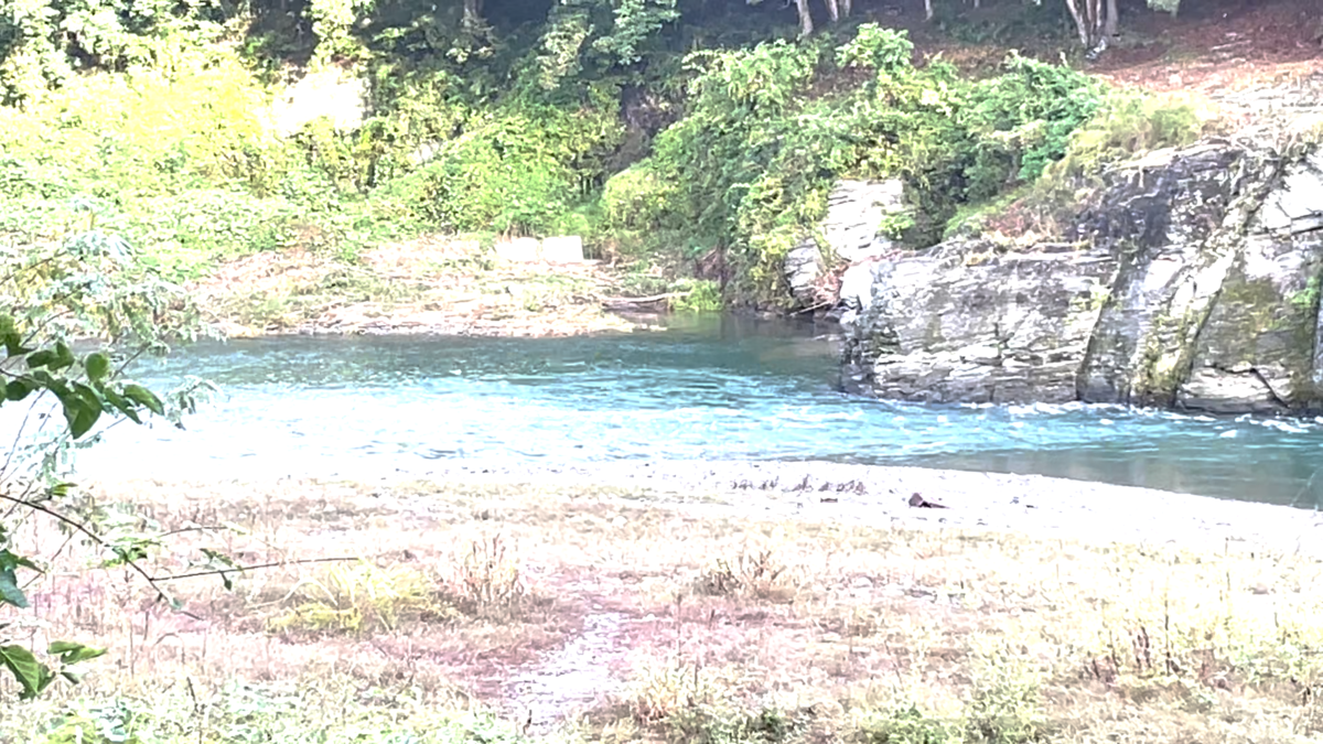 晴れ間がさす長瀞の荒川