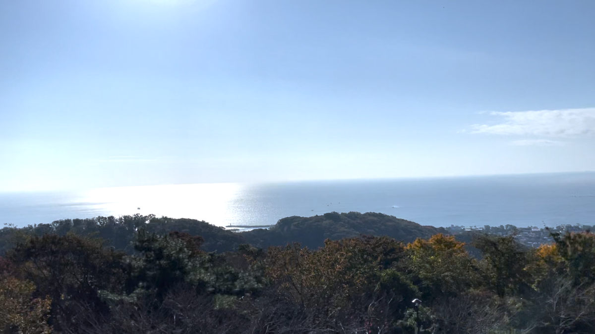 湘南平展望台から見下ろす壮大な相模湾