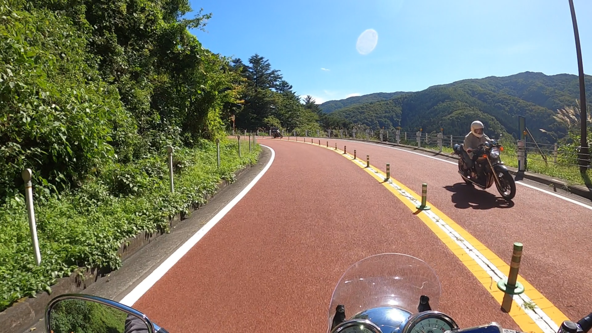 奥多摩周遊道路のワインディングとバイク達