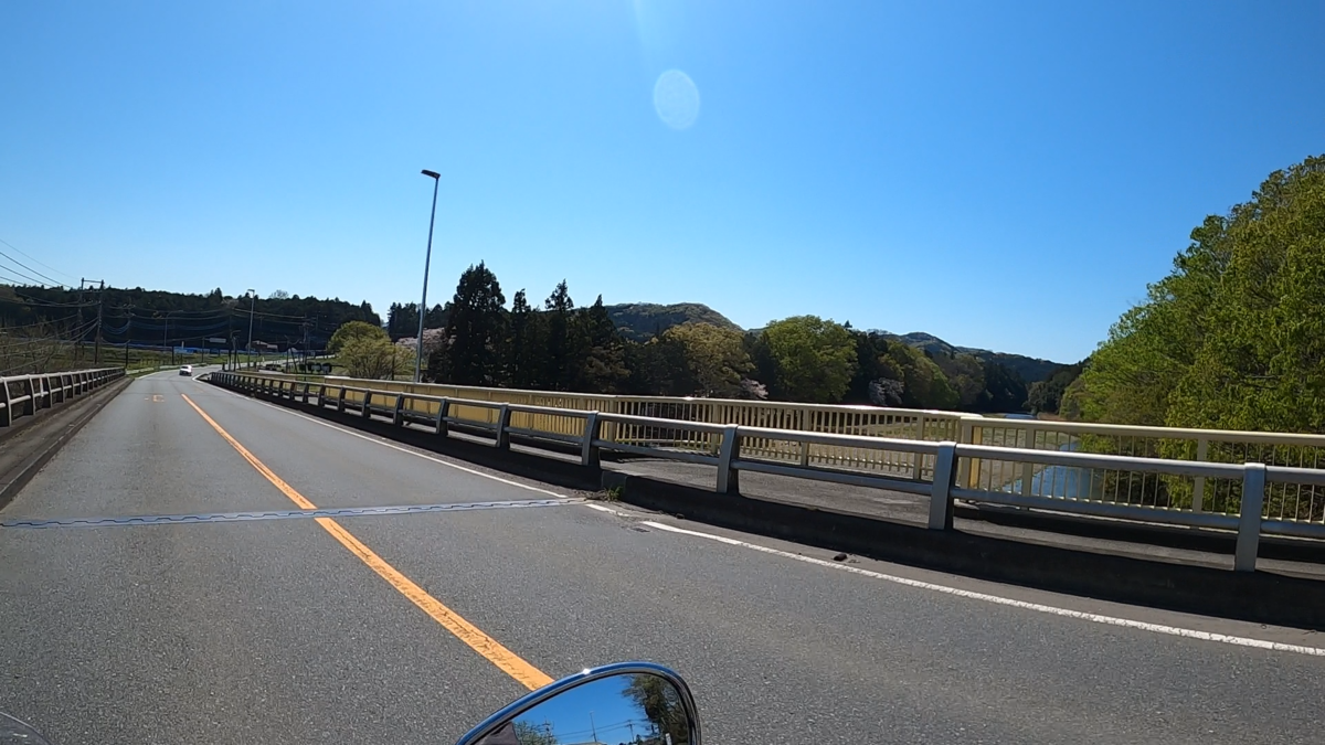 県道173号線ののどかな風景
