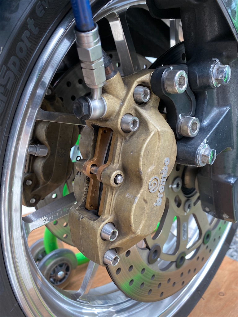 ZZR1100のブレーキパッドにメタリカスペック03を - ぺろかめブログ