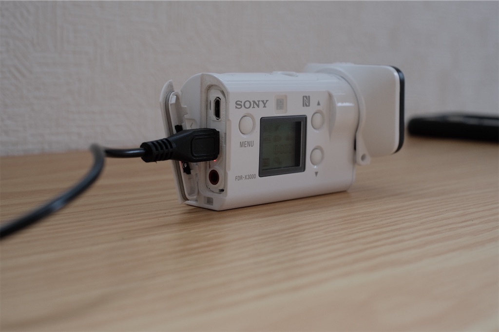 SONY　FDR-X3000　予備充電器付き FDR-X3000 給電しながら長時間撮影も可能！fdrx3000 - ぺろかめ