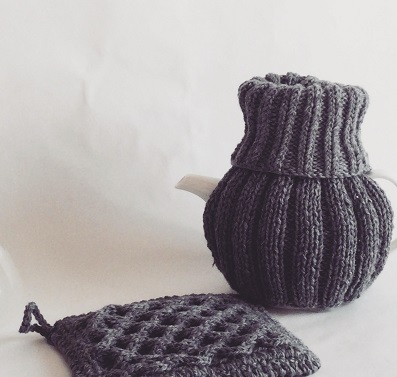 knitting - teapot cozy & mat