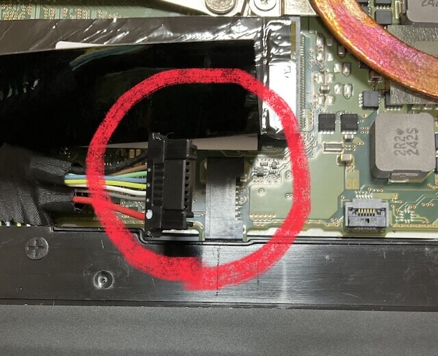 FUJITSU LIFEBOOK U9312/Kの劣化したバッテリーを交換しました