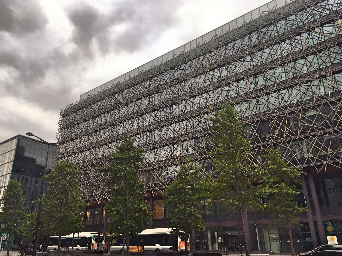 f:id:philo1985:20190509101221j:plain フィクション 有益 哲学 真理 愛 パラレルワールド VR 倫理学 存在論 ハイデッガー