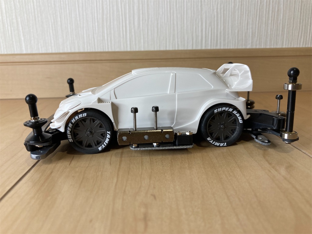 ミニ四駆 ヤリスwrcの改造5 マスダンパーの取り付け ふぇにっくす ほびーらいふ