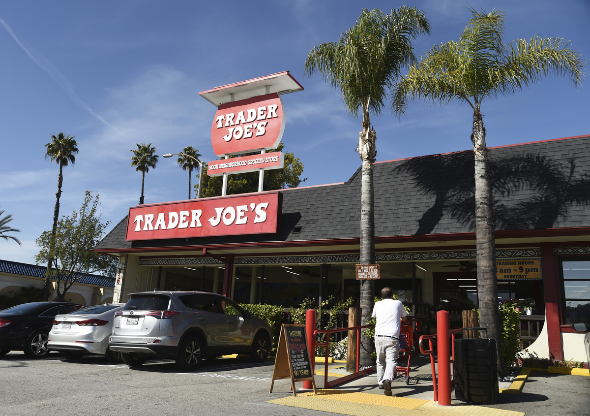 【希少/関税負担一切無/送料無料/海外限定/セール】Trader Joe's 2025年最新】普段使いできるTrader Joe'sのエコバックはなぜ人気