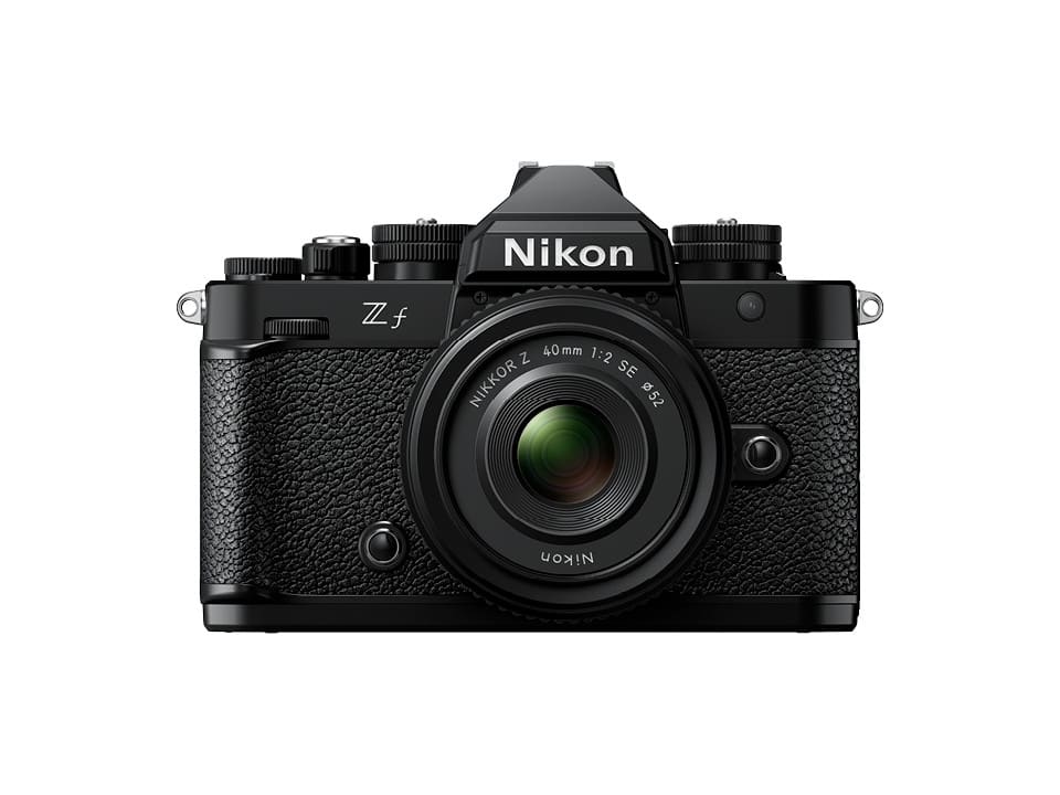 Nikonズーム　初心者でも手ブレのない補正装着付き簡単操作美品 GW特別価格 わずか約90gながら強力な手ブレ補正機能を搭載。「シンクウェア