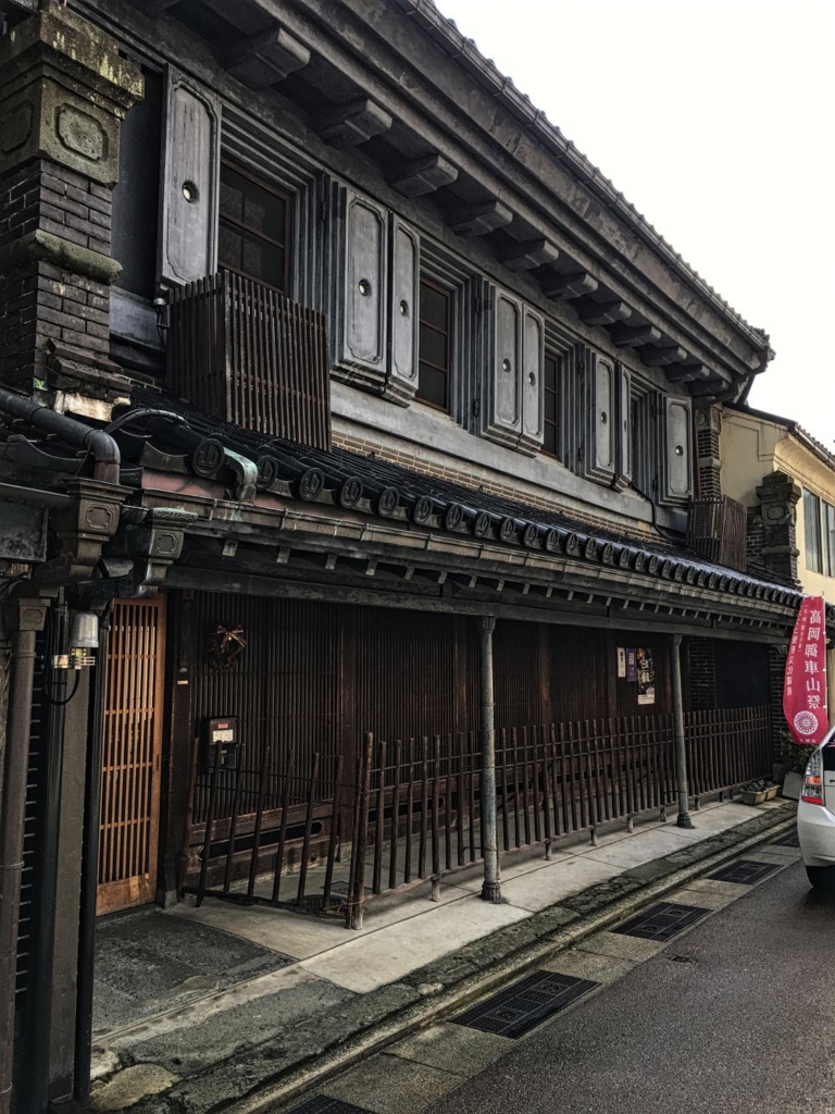 北陸旅行記 富山県の寂れた高岡市と富山市の世界一美しいスタバ 2日目 ミヤガワ日記 北陸旅行記 富山県の寂れた高岡市と富山市の世界一美しいスタバ 2日目 ミヤガワ日記