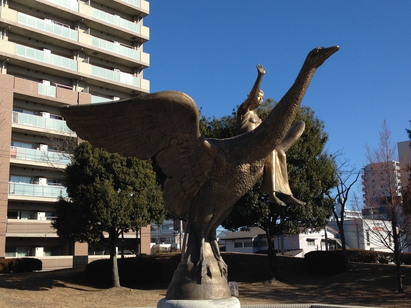 小鹿尚久作ブロンズレリーフ/バラの乙女/茨城県水戸市/彫刻家 彫刻放浪：