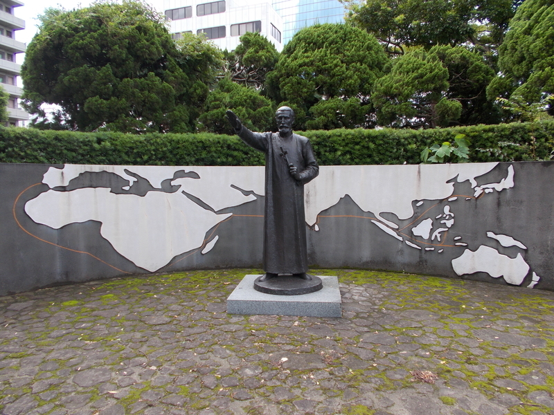 吹き飛んだ銅像 大分（6）遊歩公園、他 彫刻放浪：別府・大分（7） - かけらを