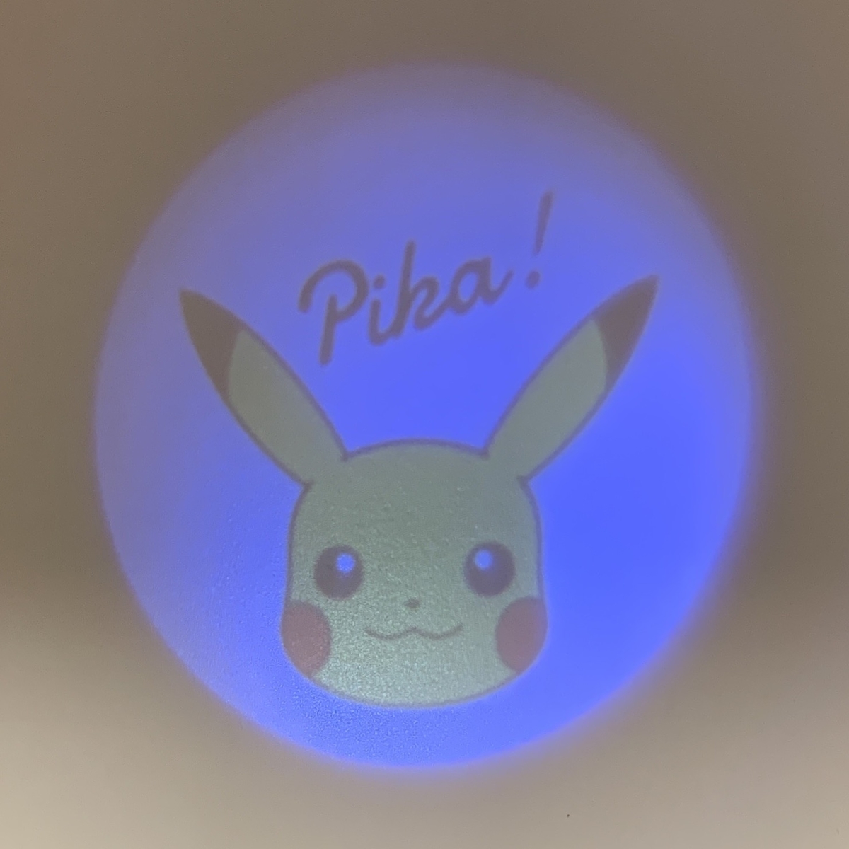 ボタンを押すと ピカチュウ が映る Ledライトキーホルダー ポケモンセンターnakayama ボタンを押すと ピカチュウ が映る Ledライトキーホルダー ポケモンセンターnakayama