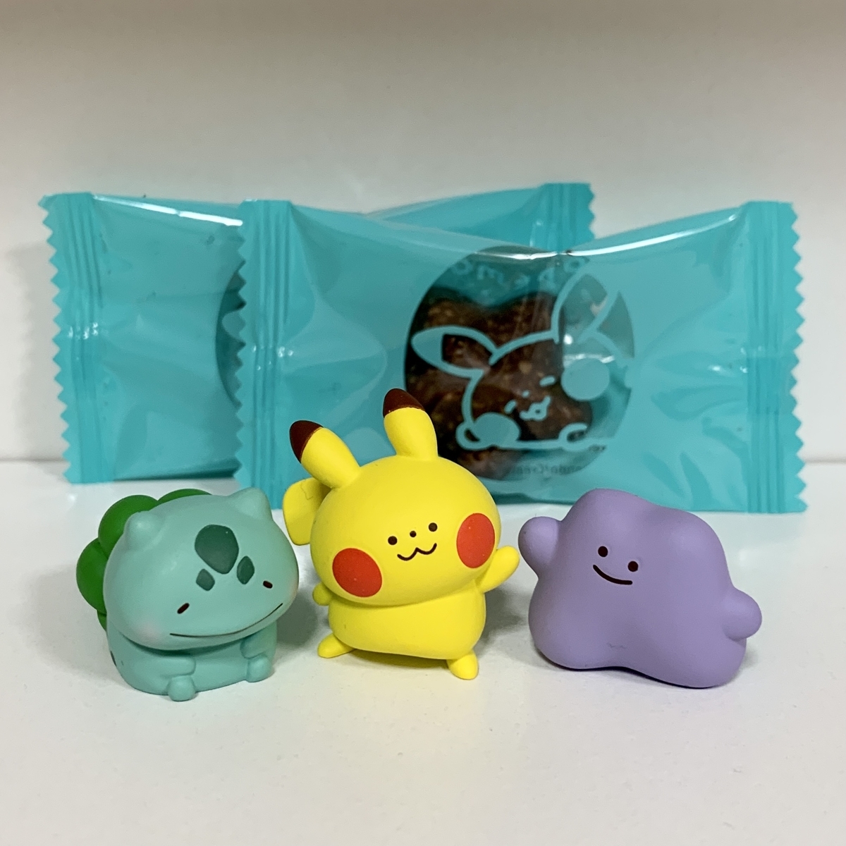 ポケモンセンターのお菓子 キャニスター缶 チョコクランチ Pokémon
