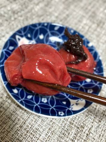 酸っぱいしょっぱい梅干しはコレ。懐かしいおばあちゃんの味。