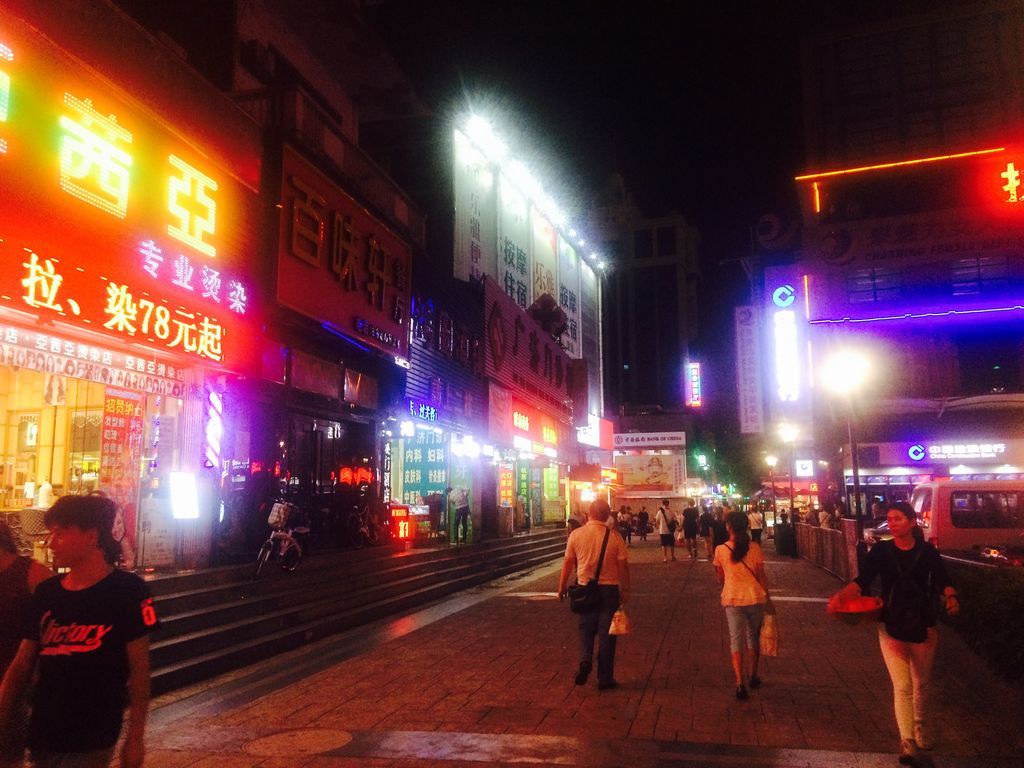 Day4 3 道を歩いてたら中国人売春婦にレ プされそうになった話 中国 ピカ太郎の世界一周ブログ