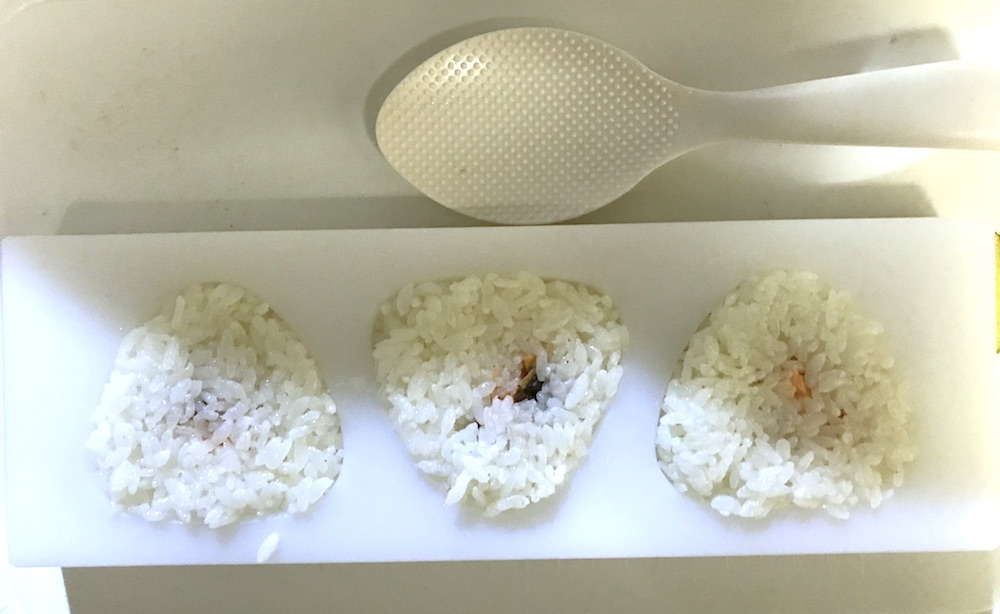 おにぎりを 業務用の抜き型 でつくったら 美味しいっ おぼえがき ほぼキッチンツール ときどきレシピ