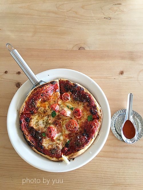 meals&grind/ⅮriveInnのピザ