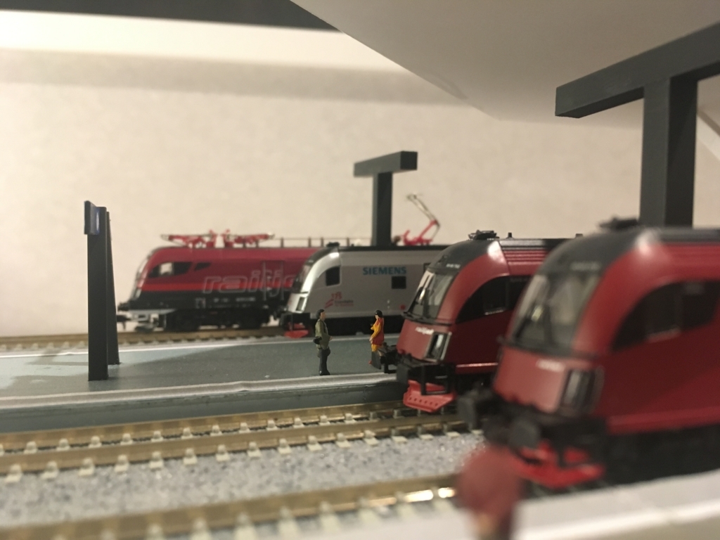 HOBBYTRAIN タウルス ES64U2 Nゲージ レールジェット+タウルス `スピリット・オブ・ジャーマニー` (B