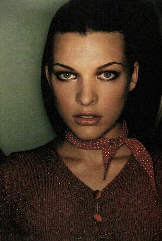 アリーナ　ミラジョヴォヴィッチ ミラ・ジョヴォヴィッチ(Milla Jovovich) - allcinema