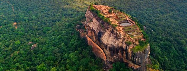 シーギリヤの要塞 愛に恋 シーギリヤの要塞 愛に恋
