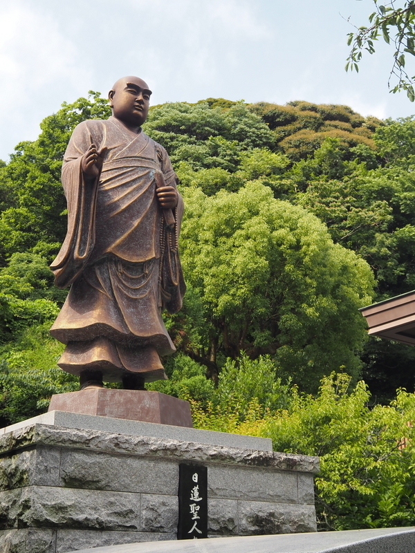 妙本寺_日蓮上人像