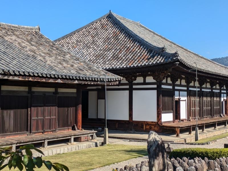 【奈良・元興寺】飛鳥から 現役続く 甍かな|60歳からの御朱印めぐり〔090/541〕 - 541こ・む