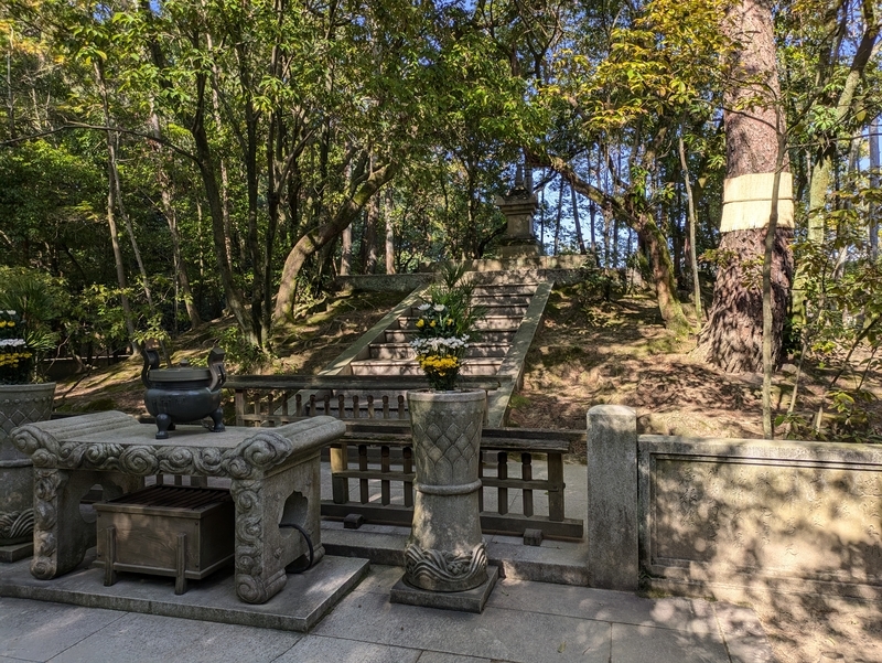 唐招提寺_鑑真和上御廟