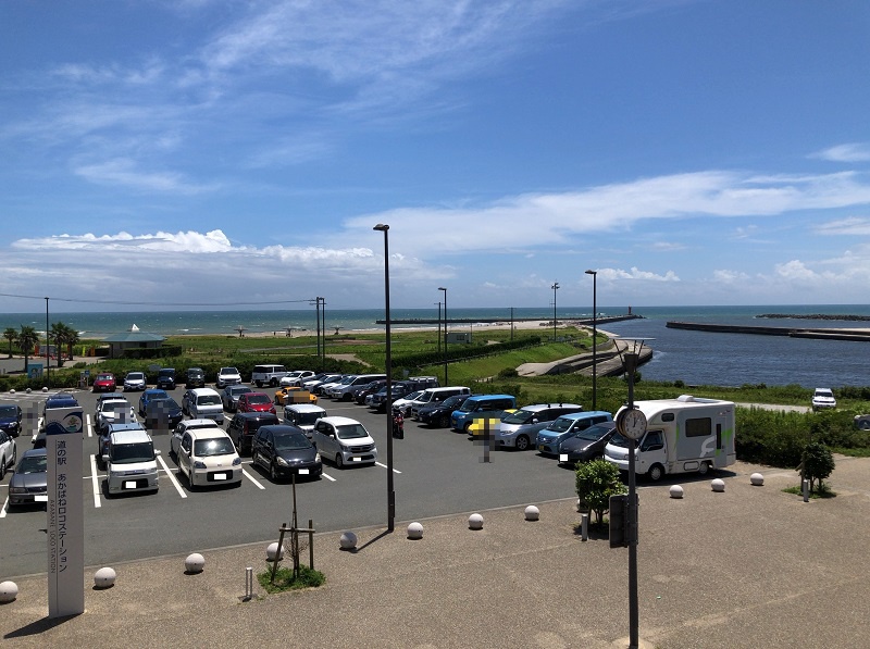 道の駅 あかばねロコステーション ロコパーク で車中泊 まるでリゾート地 目前に広がる空と海が美しいスポット 愛知県 田原市 ウェイクで行く車中泊の旅