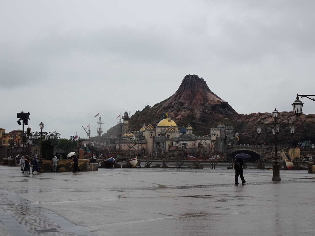ディズニーシー 子連れ旅雨の日ディズニーシー １２ ００に入園でどこまで楽しめた おらデズニーランドさ いぎてぇのす