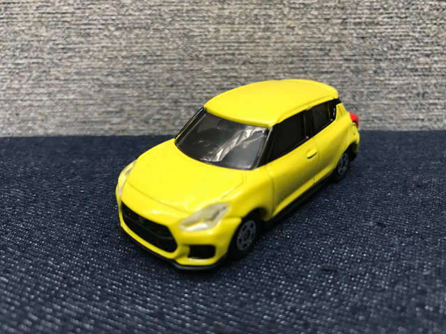 f:id:plarail_hangout:20180730092727j:plain トミカNO.109 スズキ スイフトスポーツ