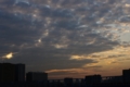 [【obj】街撮り][【sce】夕景][【obj】空撮り][FA 35mm F2]都市の日の落つるは早し師走かな