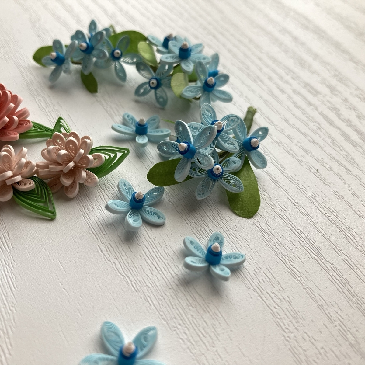 ペーパークイリング　ブルーのお花プレート ペーパークイリング ブルーのお花プレート ペーパークイリング