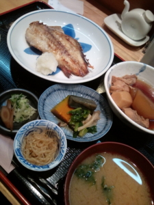 焼き魚定食。