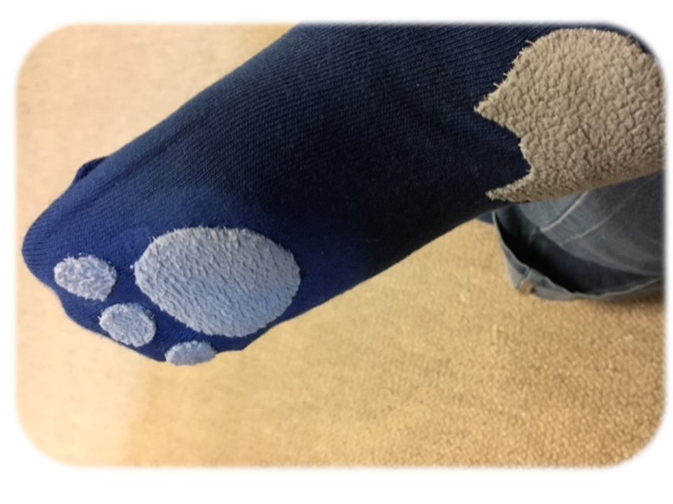 ボロを以てボロを制す 靴下の穴に肉球のアップリケ ハンドメイドde節約生活