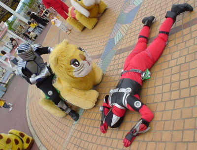 海外版 仮面ライダー龍騎 関西でも放送開始 の巻 Lucky Land