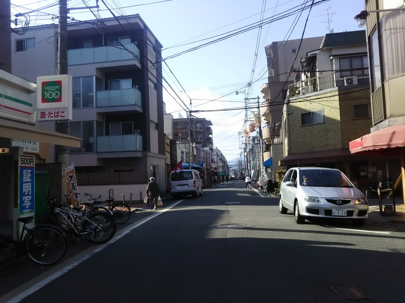 一乗寺駅から西側に伸びる通り 一乗寺駅から西側に伸びる通り