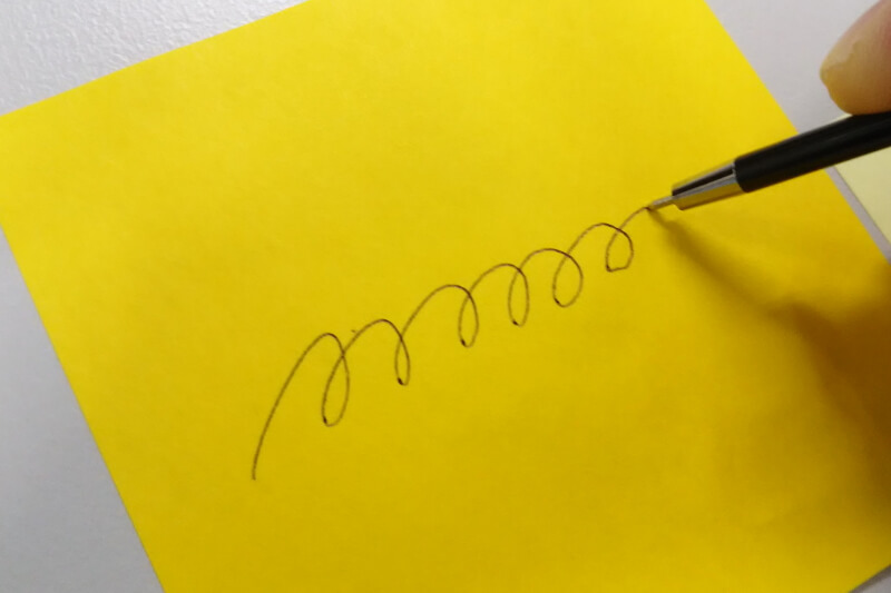 ミニモボールペンで書いてみる